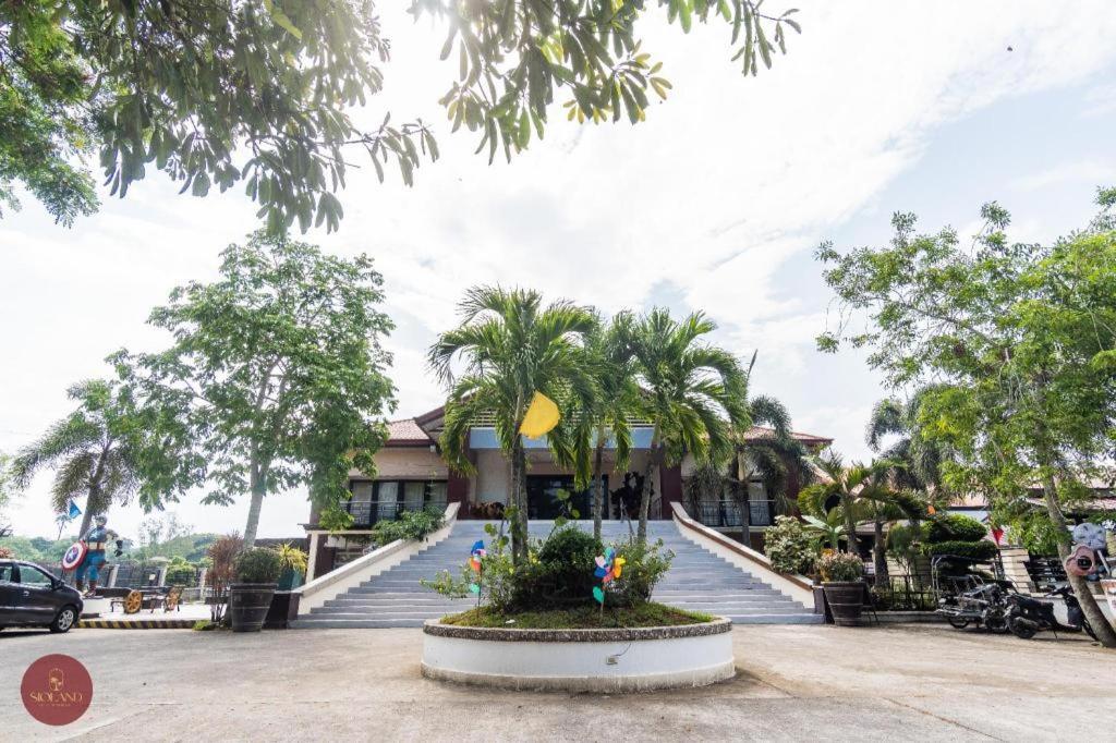 Quezon Premier Hotel - Candelaria Candelaria  Extérieur photo