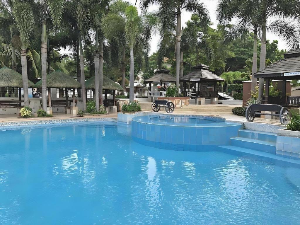 Quezon Premier Hotel - Candelaria Candelaria  Extérieur photo