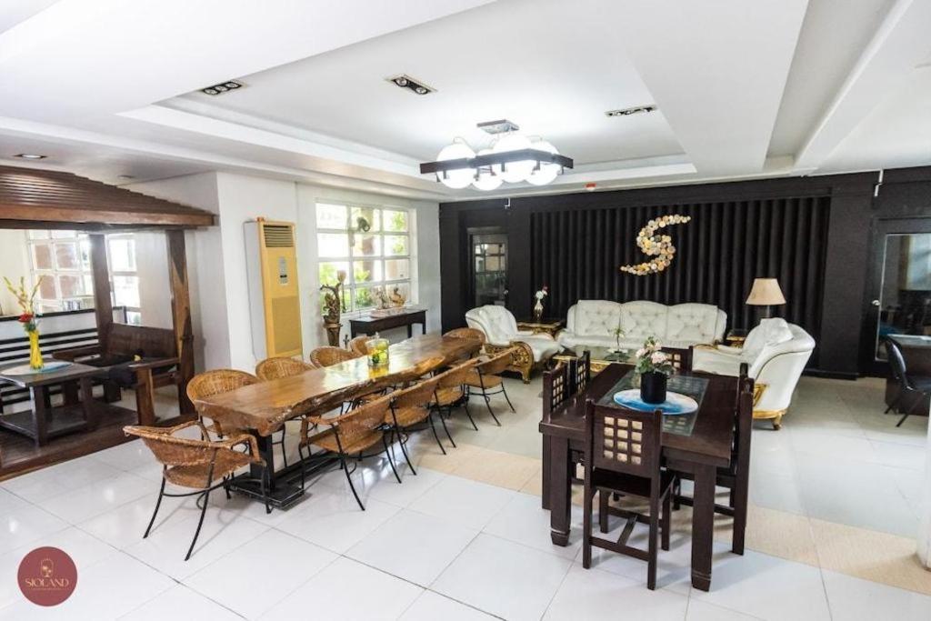 Quezon Premier Hotel - Candelaria Candelaria  Extérieur photo
