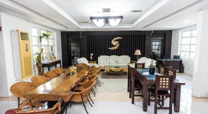 Quezon Premier Hotel - Candelaria Candelaria  Extérieur photo