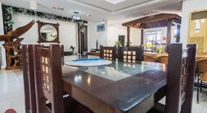 Quezon Premier Hotel - Candelaria Candelaria  Extérieur photo