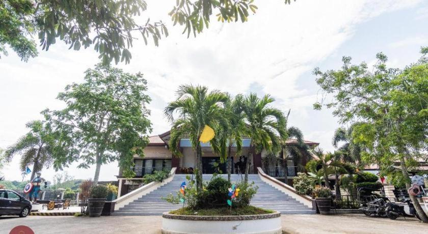 Quezon Premier Hotel - Candelaria Candelaria  Extérieur photo